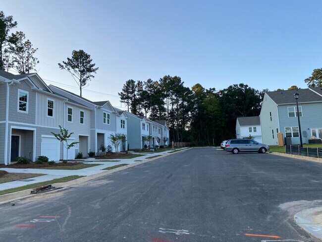 Building Photo - 1107 Union Pacific Way