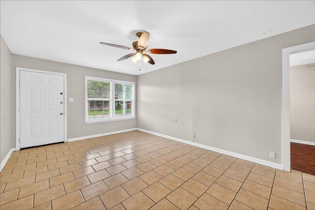 Building Photo - 929 Ashland Dr