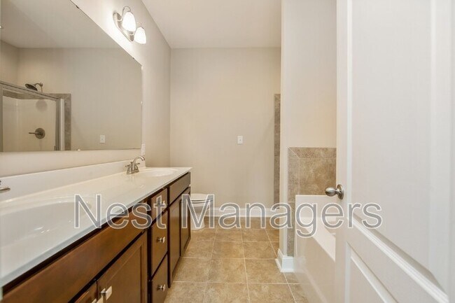 Building Photo - 620 Stonebriar Ave