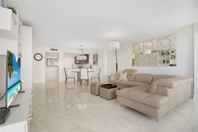 Building Photo - 3430 Galt Ocean Dr