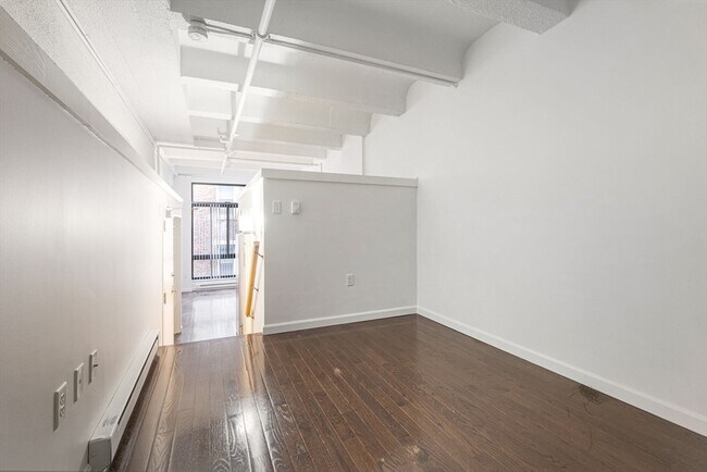 Building Photo - 12 Stoneholm St