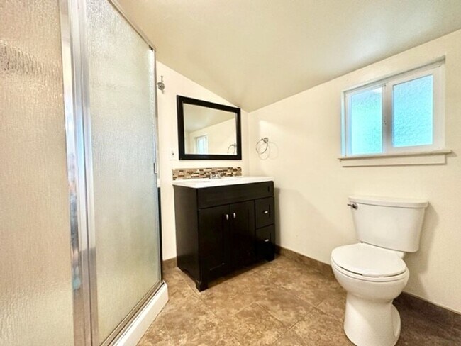Building Photo - 839 Rio Chico Way