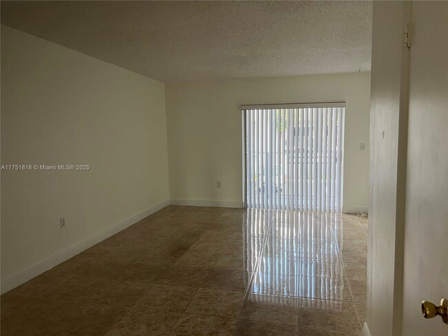 Building Photo - 2760 W 76th St