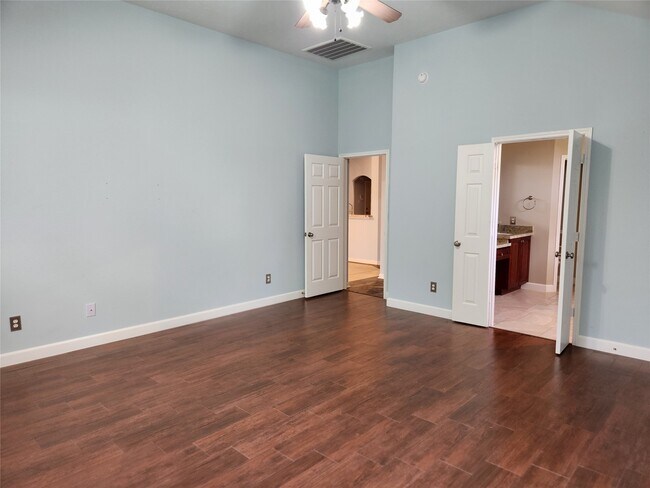 Building Photo - 23611 Desert Gold Dr