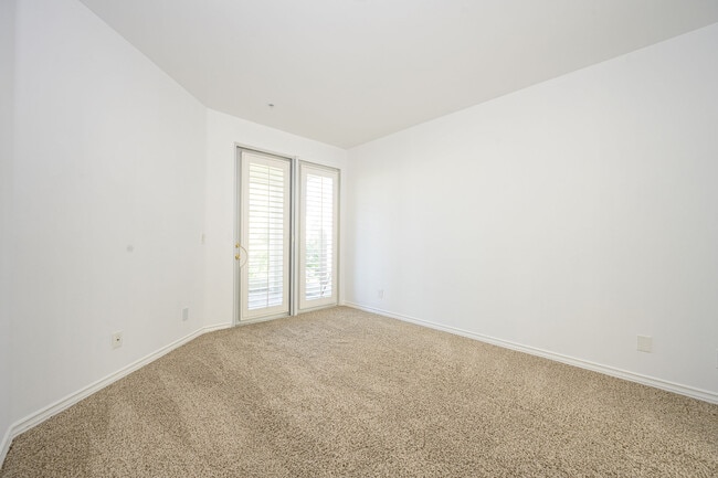 Building Photo - 2243 Martin