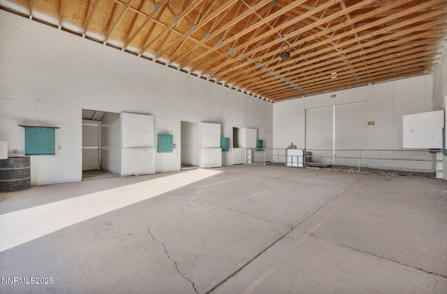 Building Photo - 430 Calle De La Plata