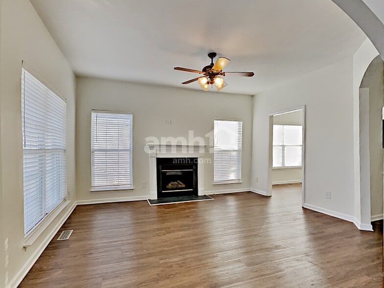 Building Photo - 141 Claybrook Ln