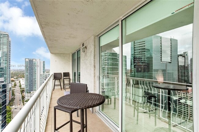Building Photo - 1200 Brickell Bay Dr