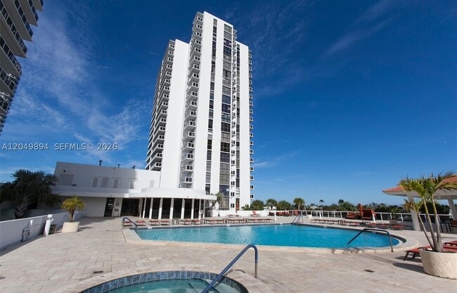 Building Photo - 20515 E Country Club Dr