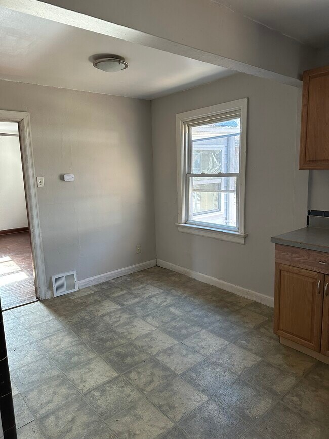 Building Photo - 7007 Paisley Dr