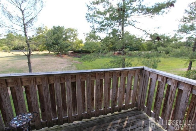 Building Photo - 208 Ravens Crest Dr