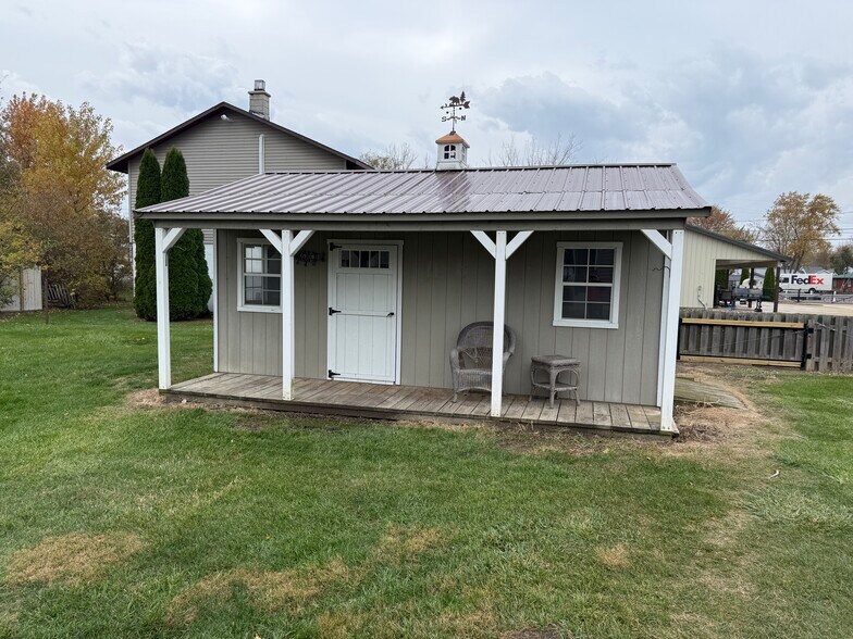 Building Photo - 700 S Clyde St