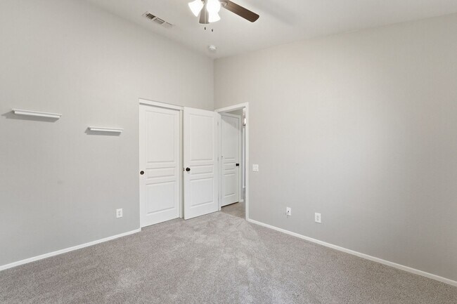 Building Photo - Welcome to this well-maintained 3-bedroom, 2-bath home in Gilbert, AZ!