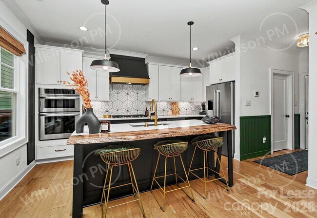 Building Photo - 221 S Gardner Ave