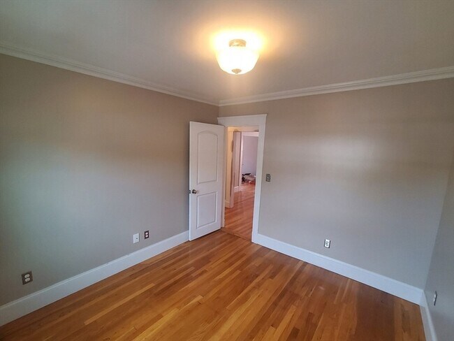 Building Photo - 1 Grayson St