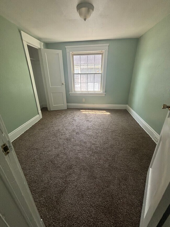 Building Photo - 4bd Single Cash Pay/Section 8