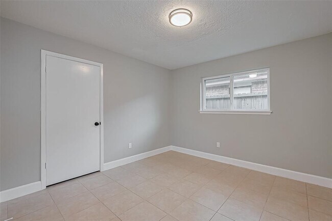 Building Photo - 23319 Pennsgrove Rd