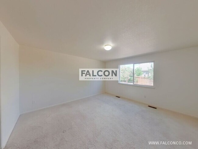 Building Photo - 6536 Graymont Dr