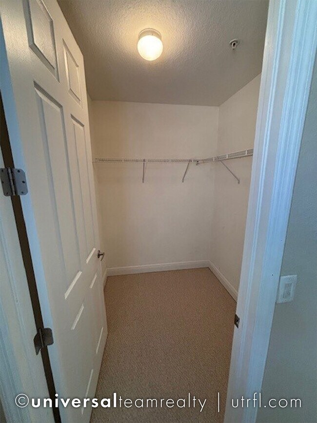 Building Photo - 13781 Julias Way