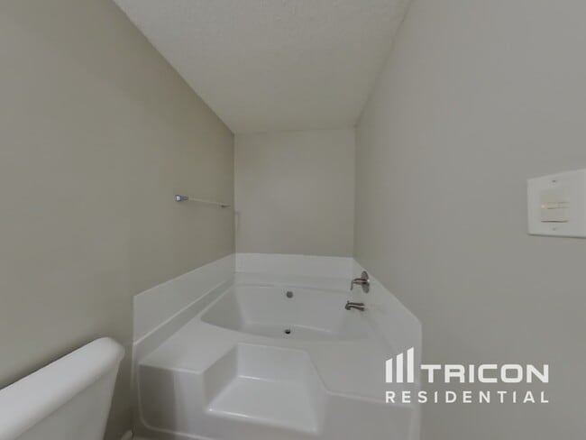 Building Photo - 340 Wekiva Ct