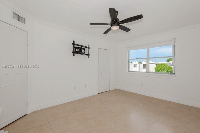 Building Photo - 4520 SW 68th Ct Cir