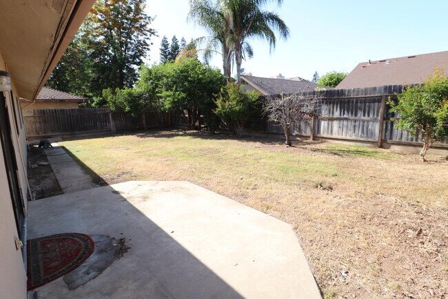 Building Photo - 160 W Portland Ave