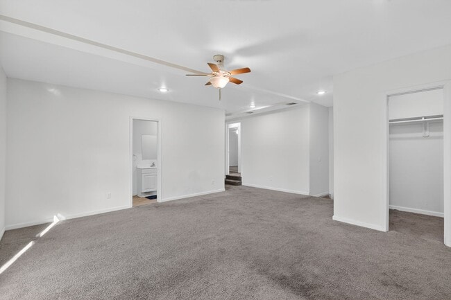 Building Photo - 1548 W 5th St