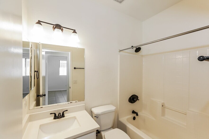 Building Photo - 11222 W Almeria Rd