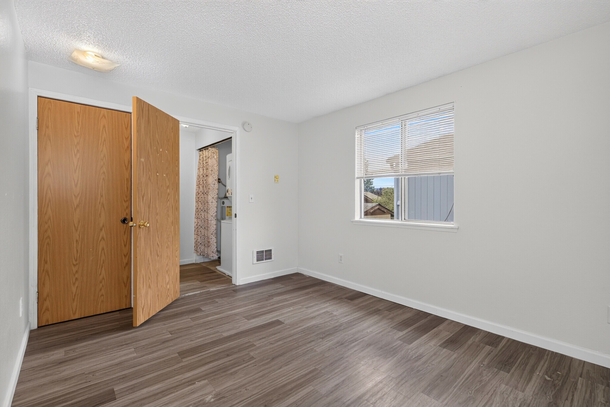 Building Photo - 10332 15th Avenue Ct E