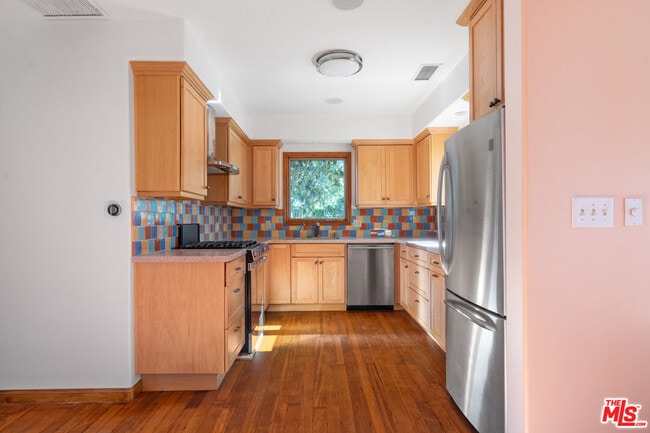 Building Photo - 3705 Fredonia Dr