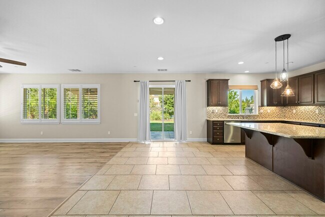 Building Photo - 44313 Marcelina Ct