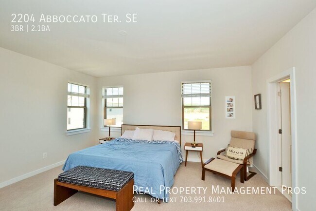 Building Photo - 2204 Abboccato Terrace SE