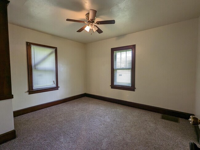 Building Photo - 203 Webster Ave