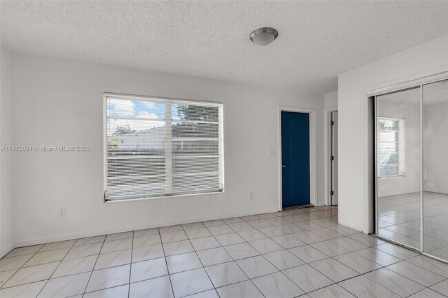 Building Photo - 6732 SW 15th St