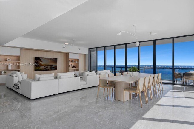 Building Photo - 788 NE 23rd St