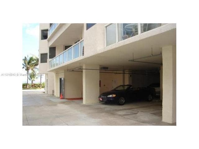 Building Photo - 17275 Collins Ave