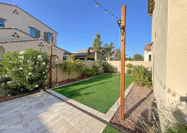 Building Photo - 2902 E Ebony Dr