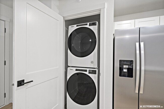 Building Photo - 12378 Lake St