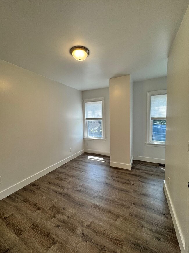 Building Photo - 1503 Rose Ln