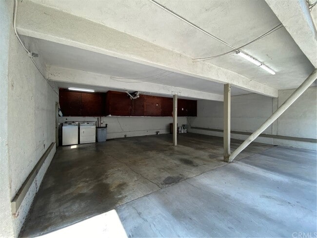 Building Photo - 415 N 2nd St