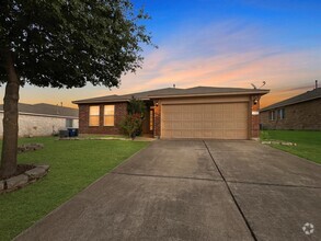 Building Photo - 1010 Whitley Dr