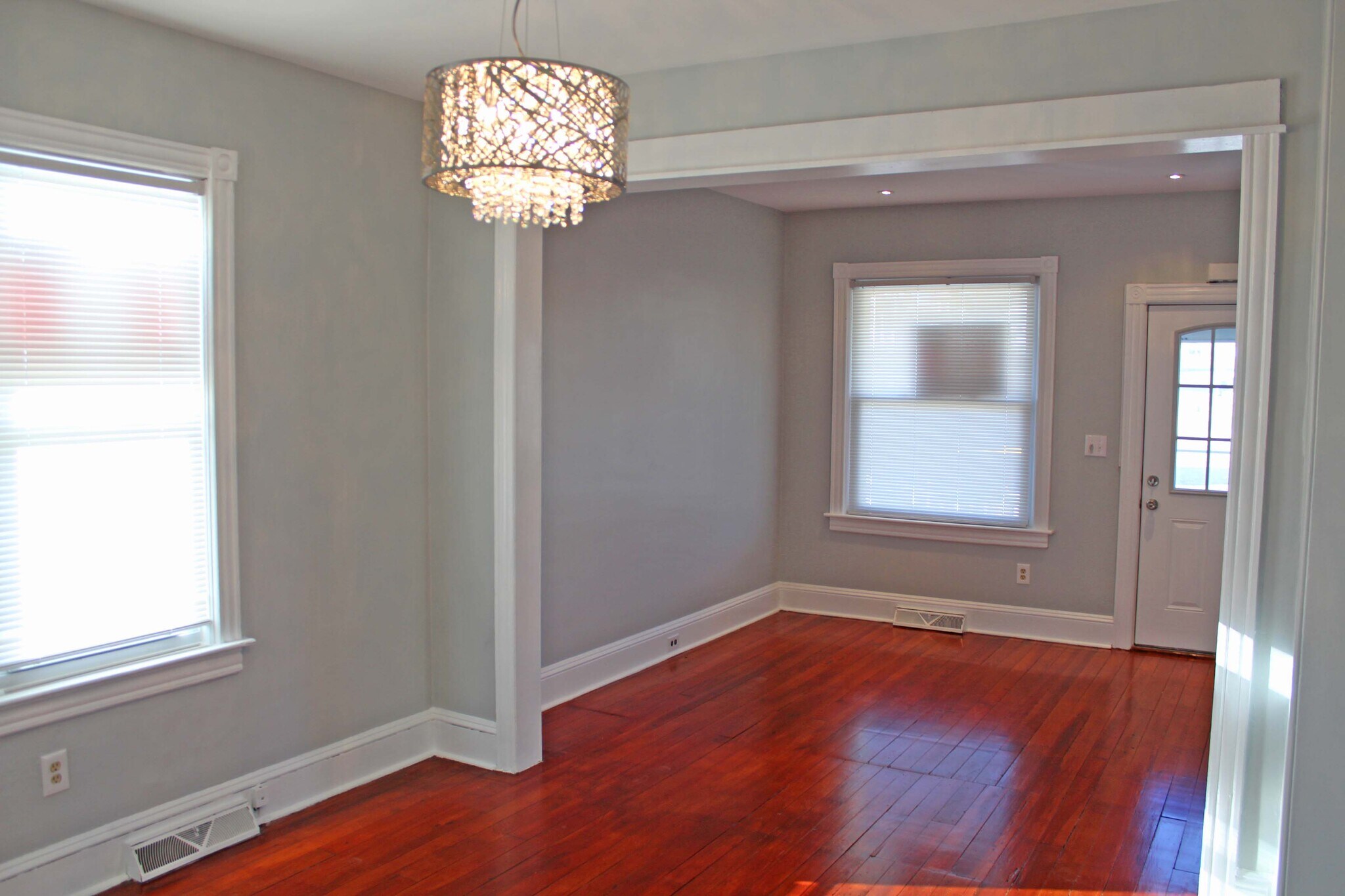 Building Photo - 325 Firth Street