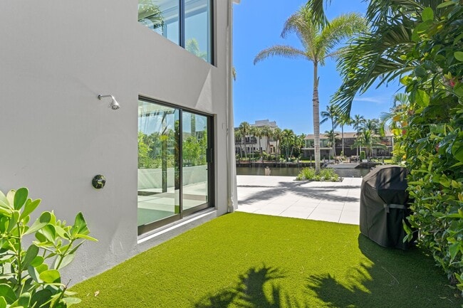 Building Photo - 1106 Bel Air Dr