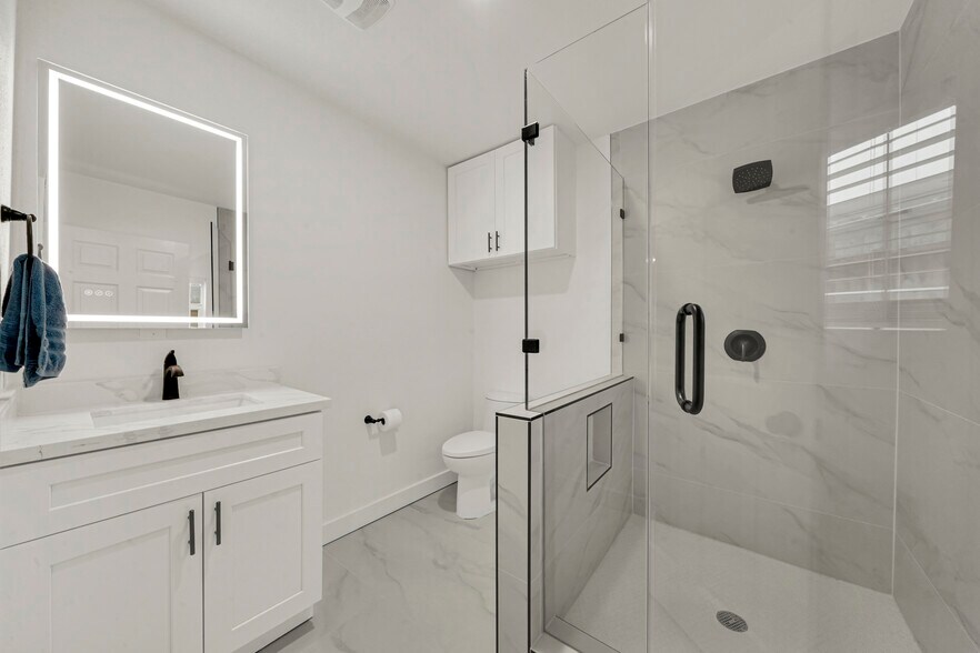 Bathroom - 1518 Dorothy St