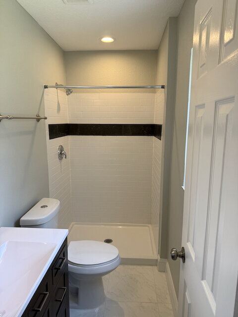 Building Photo - Remodeled Pool Home Located in the Very Desirable Bay Crest Park Waterfront Community