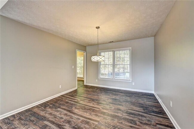 Building Photo - 235 Tanners Ct