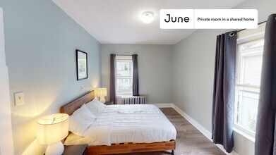 Building Photo - Room in Shared 7 bed/2 bath home in Allston