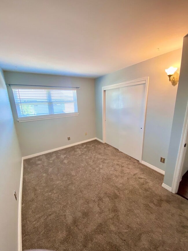 Building Photo - ** 3/1.5 RIVER OAKS CONDOMINIUM **