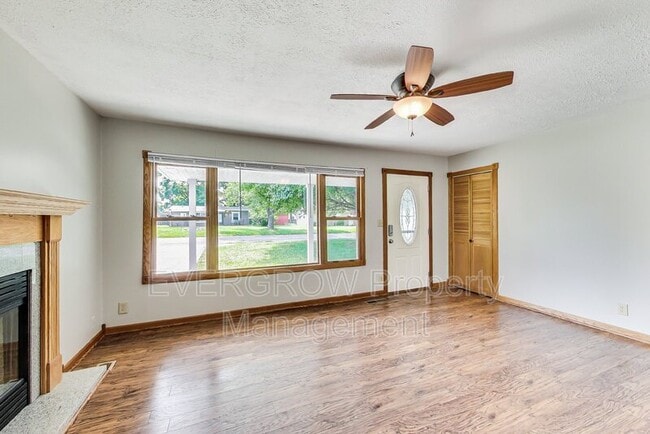 Building Photo - 205 Mooreland Dr