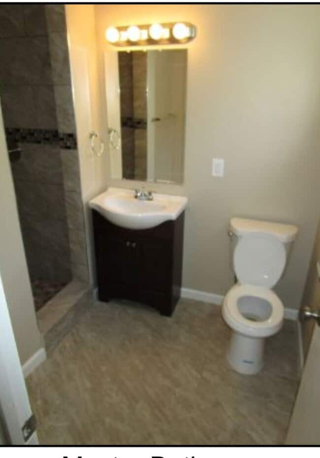 Building Photo - 3 Bedroom 2 Bath available soon